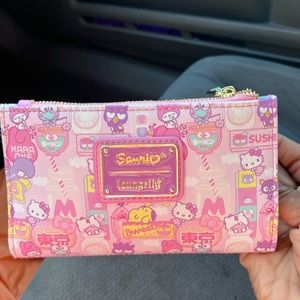 Lounge fly hello kitty wallet